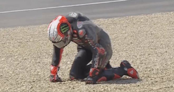 Skandal na Moto GP-ju: Marco Bezzecchi ošamario redara, odmah je suspendovan