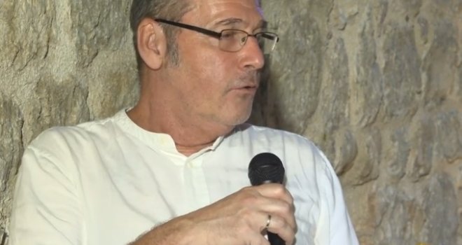 Pretučen pisac Vladimir Arsenijević u centru Beograda: Spriječena komemoracija žrtvama genocida u Srebrenici