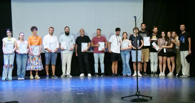 Završen 54. Teatarski festivali BiH FEDRA 2026, najbolja predstava 'Kad smo mi bili u našim godinama' iz Bijeljine