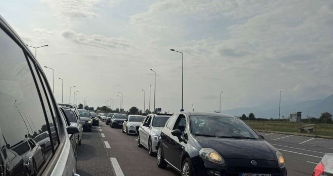 Na ovom graničnom prelazu danas je haos, duga kolona vozila na ulazu u BiH 