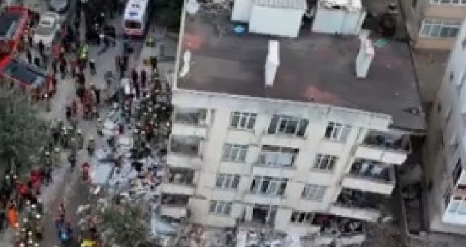 Urušila se sedmospratnica u Istanbulu: Jedna osoba poginula, troje djece izvučeno iz ruševina