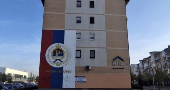 Na muralu u Istočnom Sarajevu osvanuo natpis 'genocidaši'