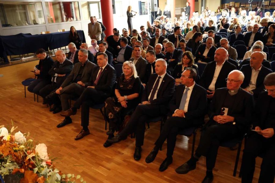 vecer-hrvatske-pjesme-u-sarajevu2-2026-fena